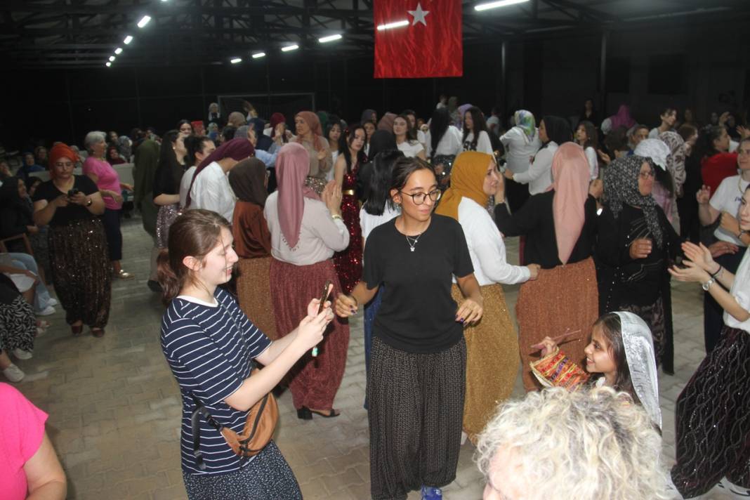 Konya'da bir mahallede sahte düğün yapıldı! Gerçeğinden daha çok eğlendiler 1